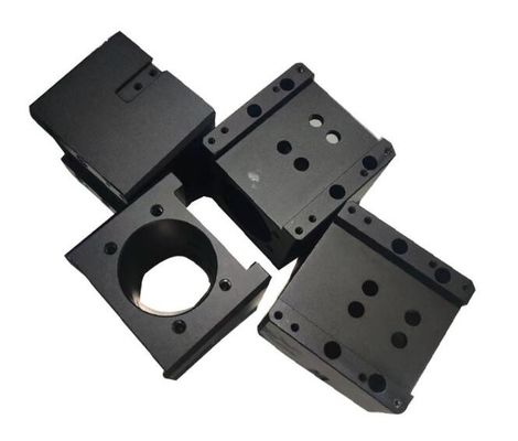 Prendedores baixos de carregamento anodizados pretos de gerencio e de trituração do CNC da precisão de 45 categorias das peças