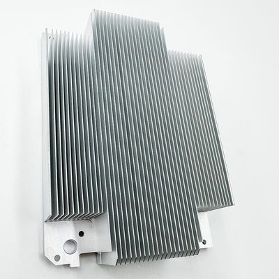 Dissipadores de calor de alumínio fazendo à máquina feitos sob encomenda das peças do CNC para o trânsito do trilho