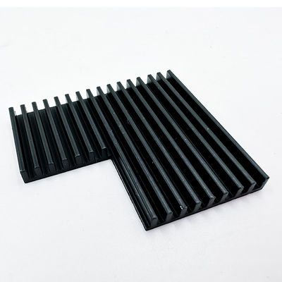As peças fazendo à máquina de alumínio do CNC enegrecem o dissipador de calor anodizado para a estufa que planta luzes do diodo emissor de luz