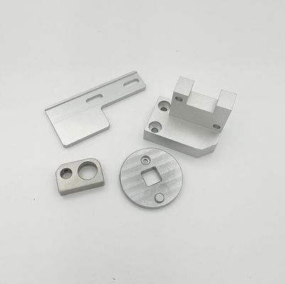 Peças de alumínio feitas sob encomenda do CNC que processam as peças fazendo à máquina do torno do CNC