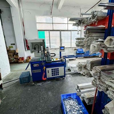 Peças de usinagem CNC de automóveis de lava-calor de alumínio personalizadas OEM