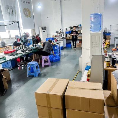 Peças de usinagem CNC de automóveis de lava-calor de alumínio personalizadas OEM